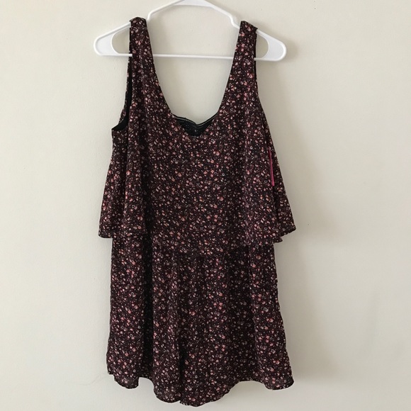 Xhilaration Pants - Xhilaration • NWT Floral Romper with Pockets